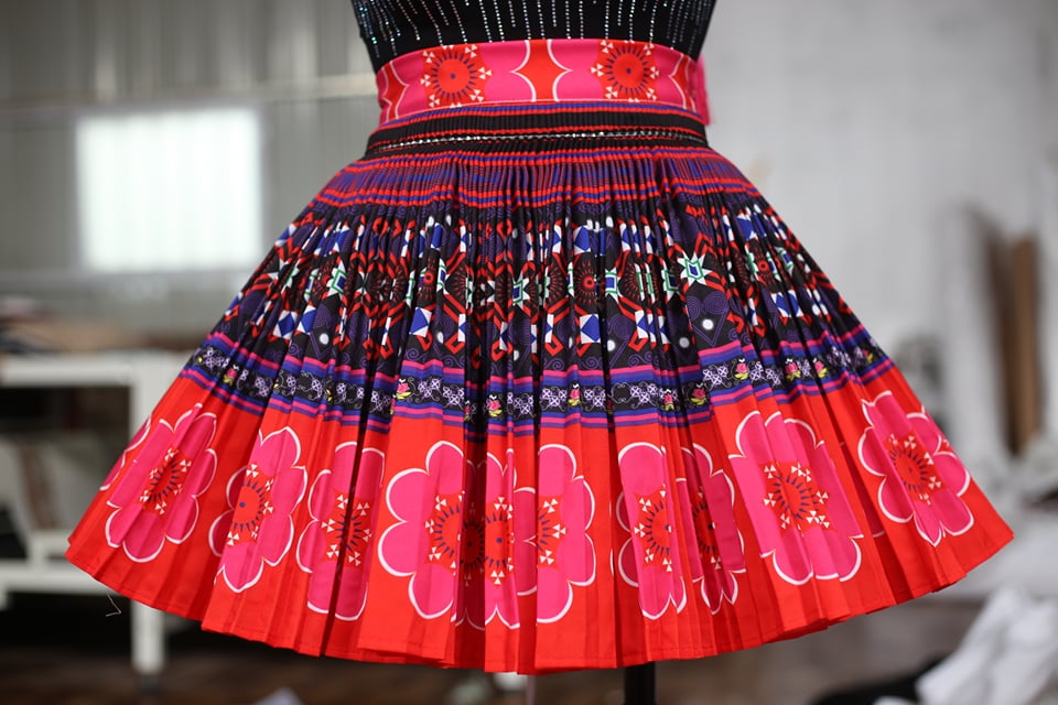 Váy hoa văn thổ cẩm Hmong mã số 005 | hu3hmongfashion.com